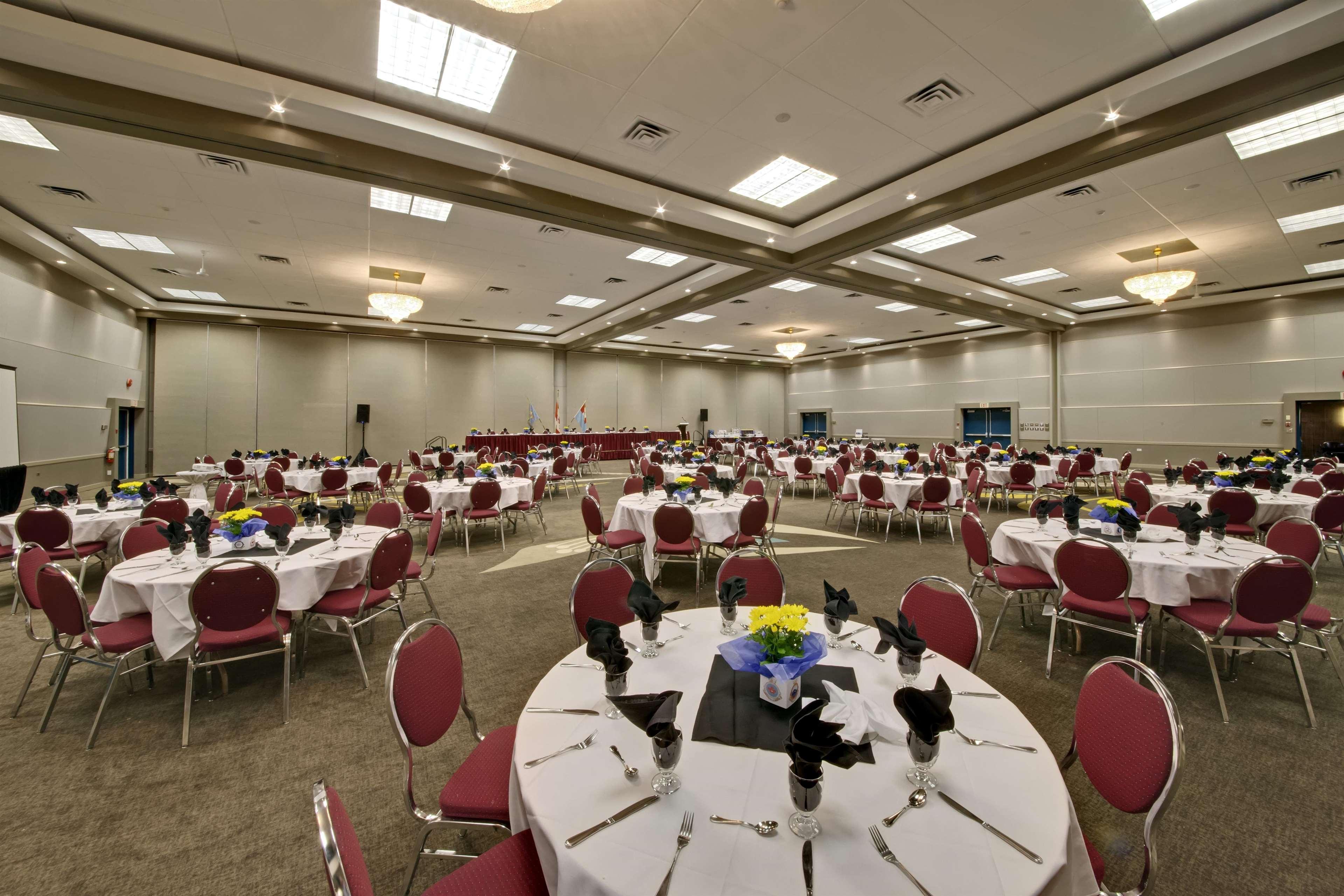 Coast Kamloops Hotel & Conference Centre Экстерьер фото